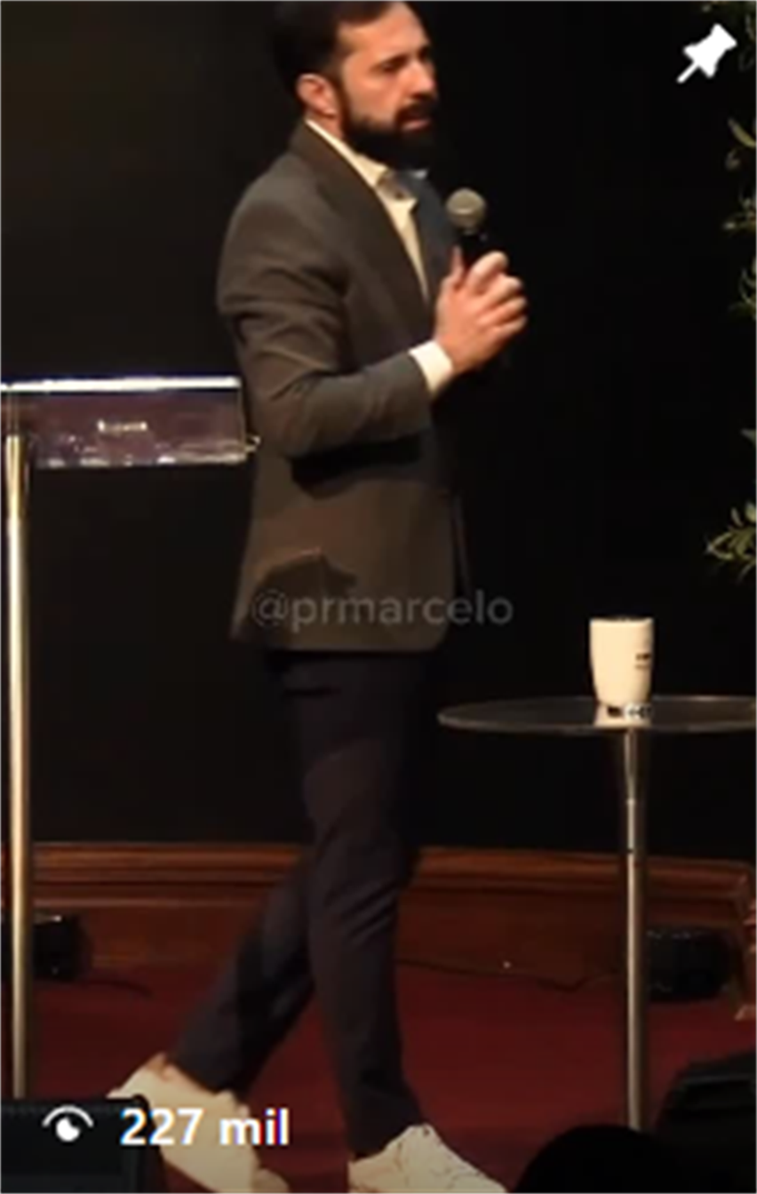 Print de peça publicada de Pr. Marcelo sobre pregação em palco, com 227 mil visualizações.